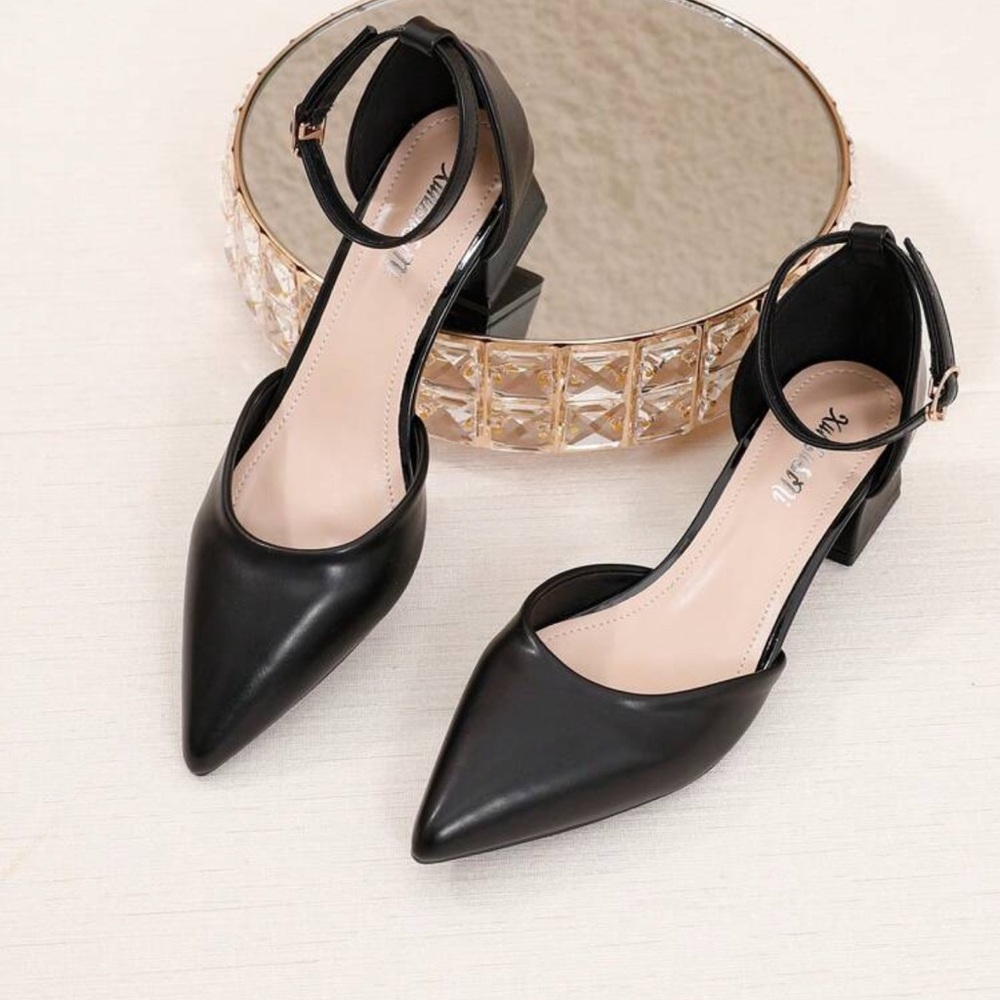 SHEIN Black Ankle Strap Block Heels - Picture 4 of 6
